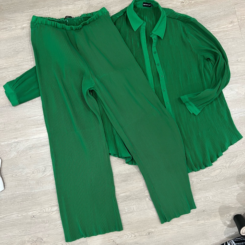 Green two piece set plisse pants